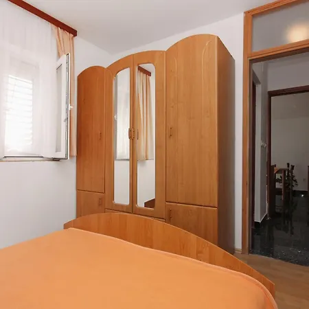 Apartment Razanac 5766e *
